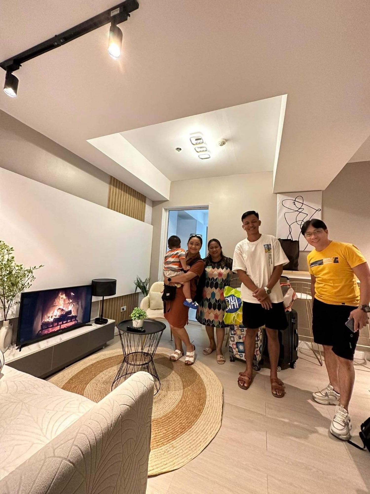 Azure Urban Resort Residence R&C - Paranaque Manila Bagian luar foto